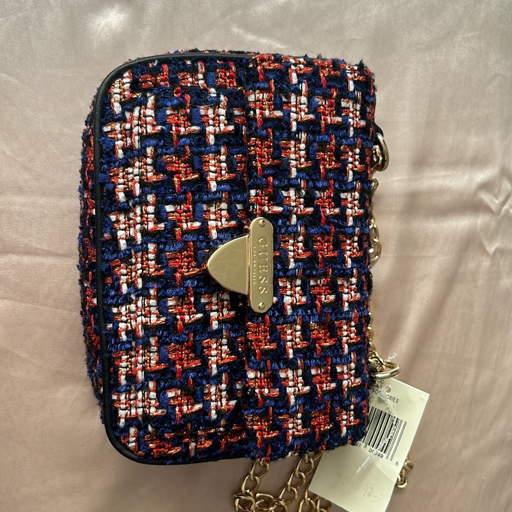 GUESS Crossbody purse